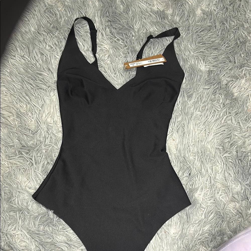 Skims body unlined Plunge bodysuit NWT - Picture 6 of 9